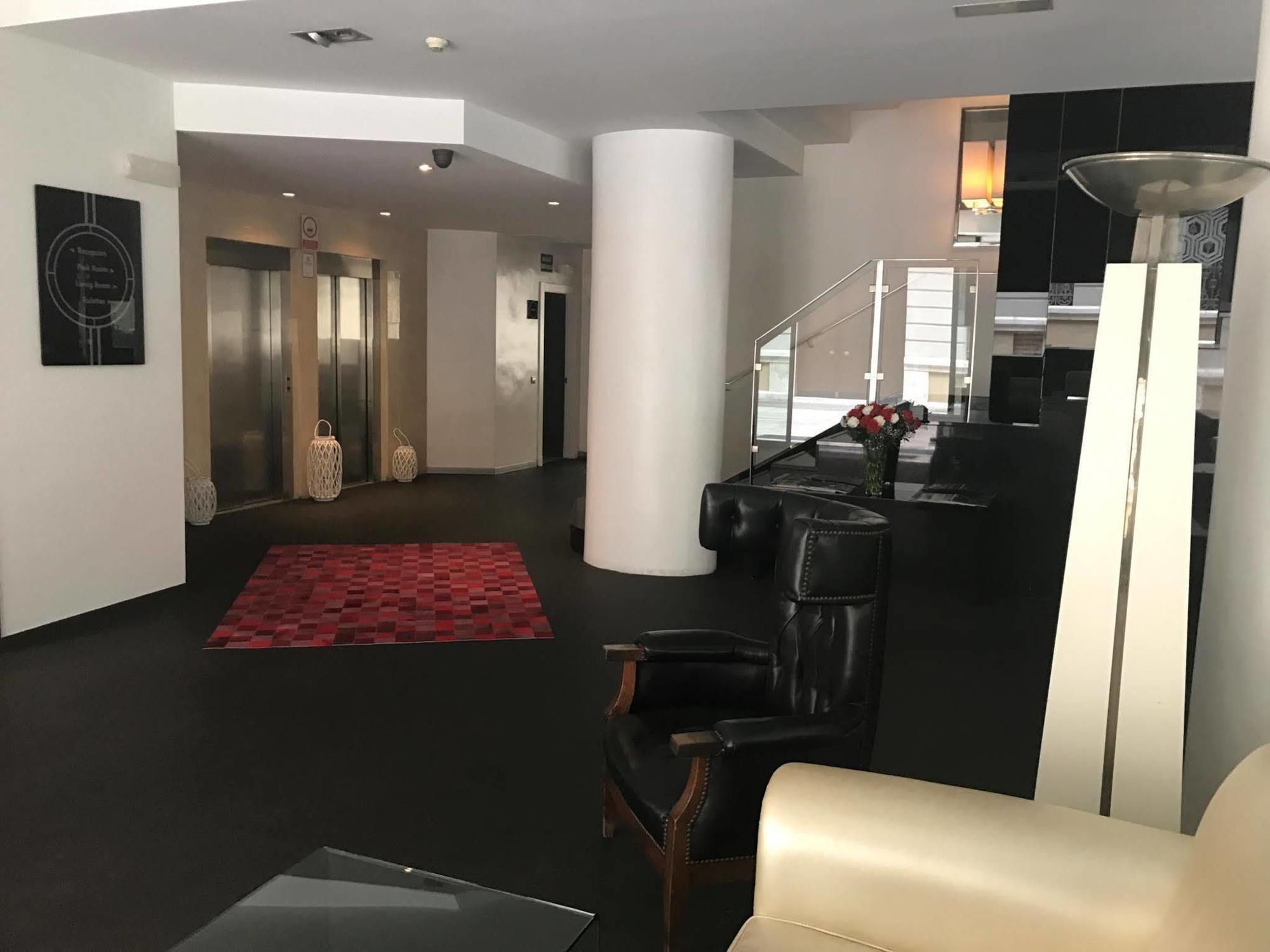 Mariposa Hotel Малага Экстерьер фото